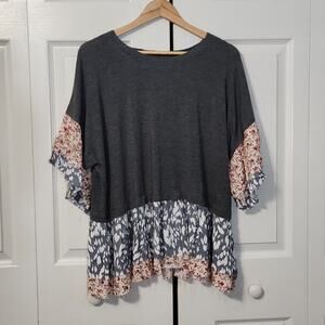 GiGio Women's Gray & Pink Floral Raw Hems Soft Blouse Size SM Peplum Bell Sleeve